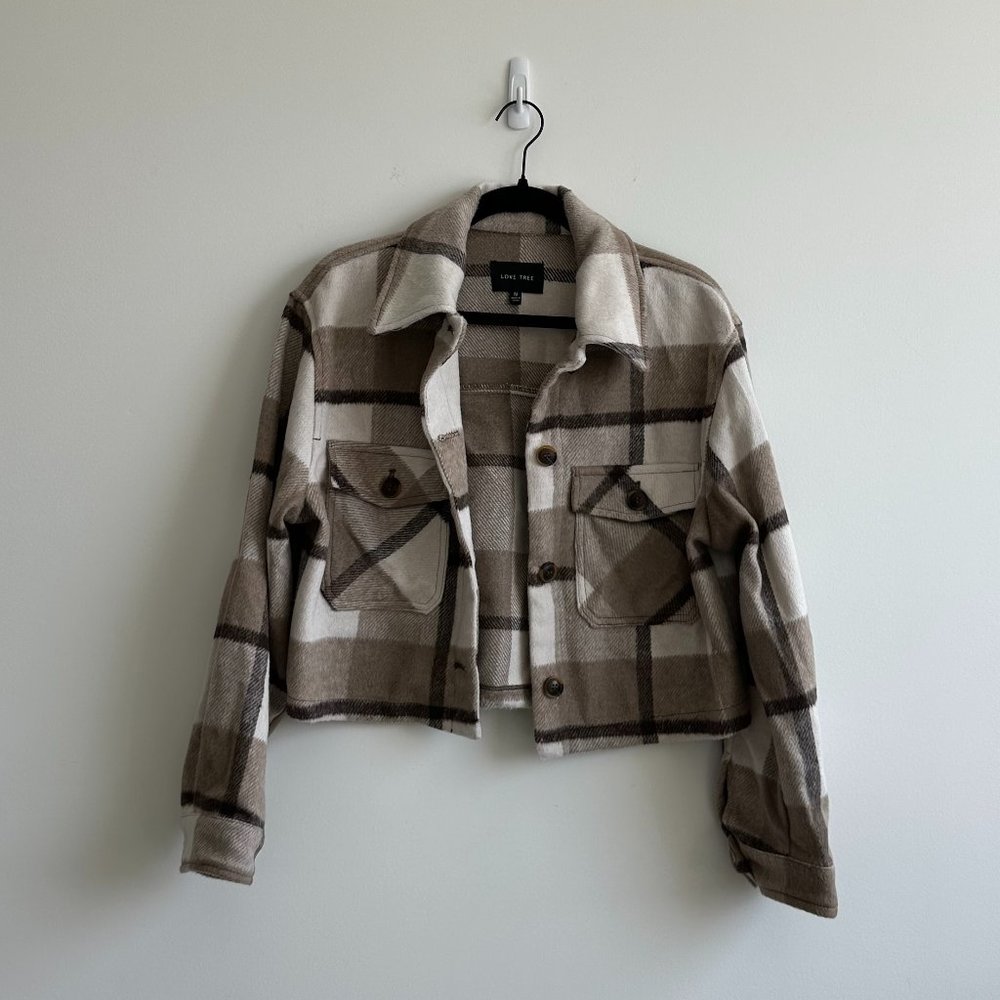Love Tree Cropped Button Down Checkered Print Shacket Sz Medium